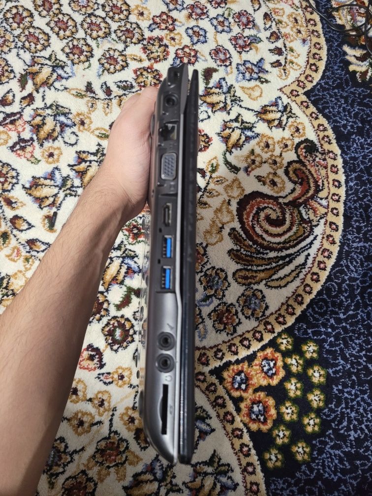 Samsung kompyuter sotiladi i5