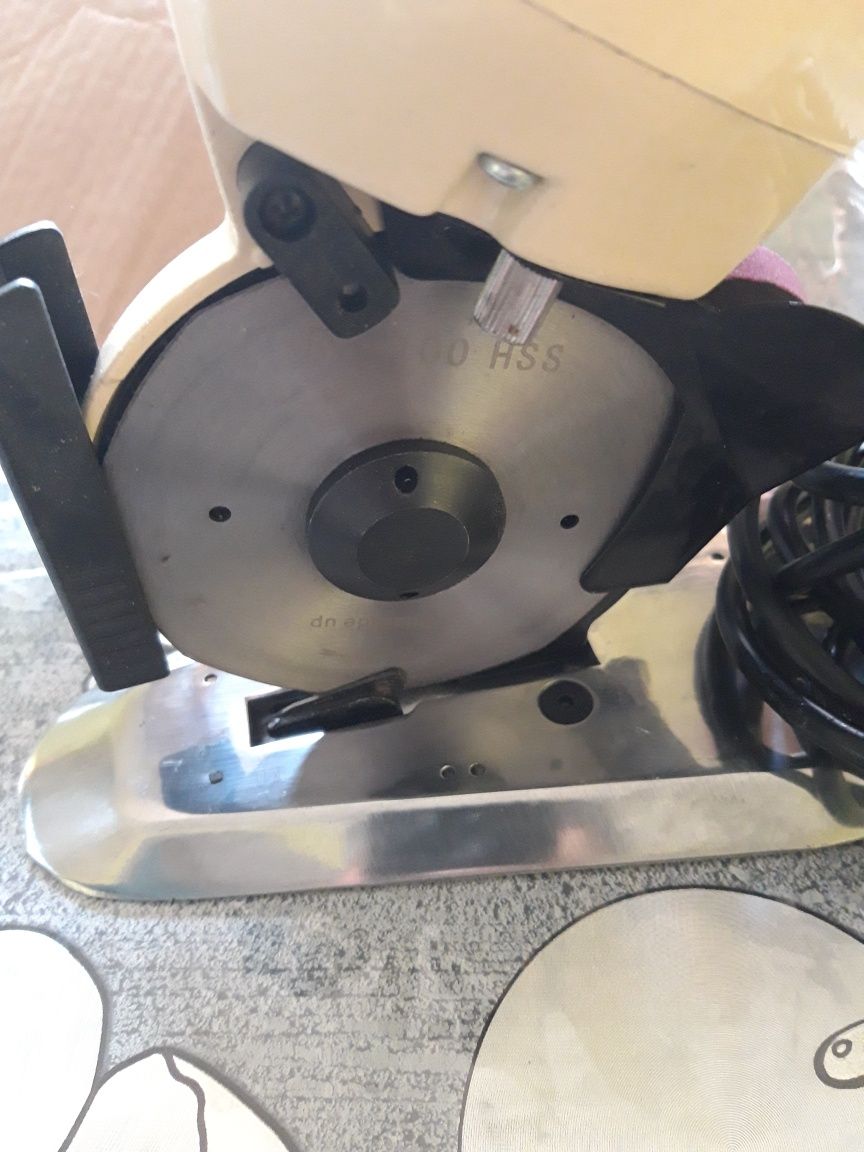 Elektron material kesadigan