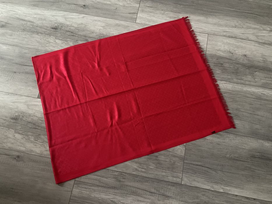 Esarfe Louis Vuitton impecabile