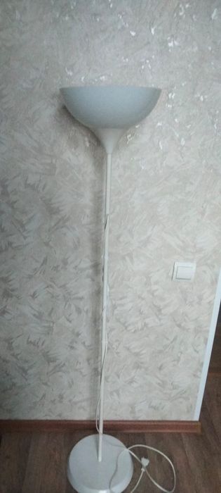 Продам торшер, новый