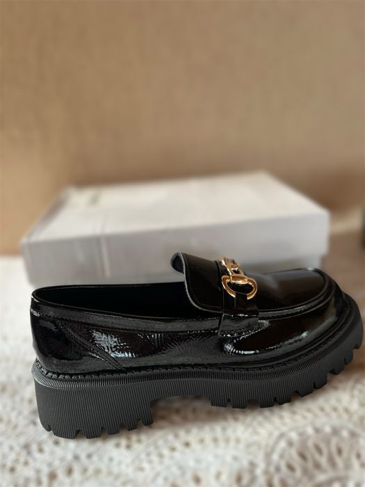 Чисто нови обувки