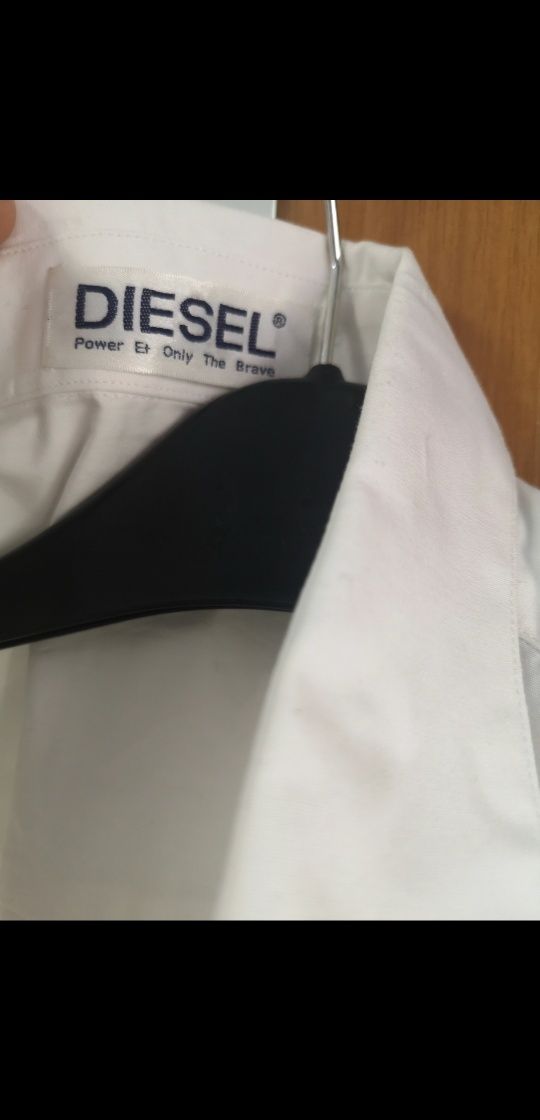 Vand camasa Diesel alb imaculat marime L!