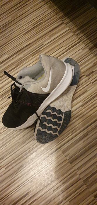 Vand adidasi Nike Training City Trainer 2