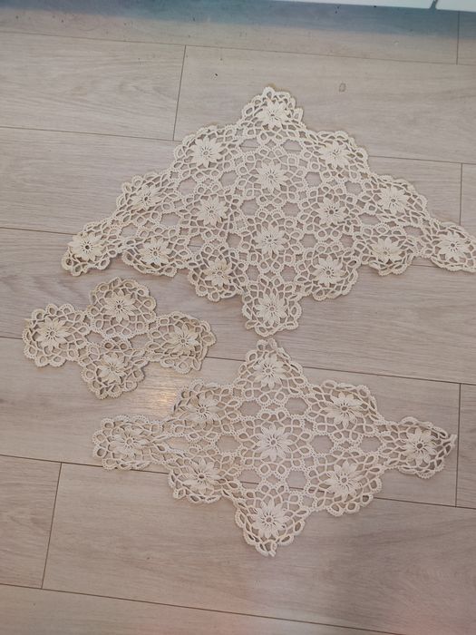 Față de masă și mileuri macrame