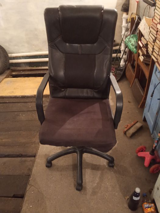 Продам офисный стул