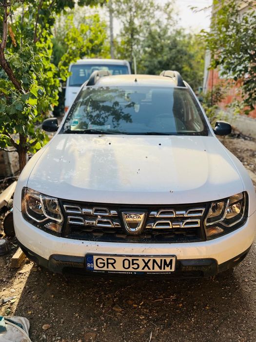 Vând Dacia Duster