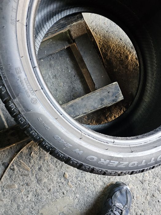 2 anvelope iarna 295 35 19 Pirelli