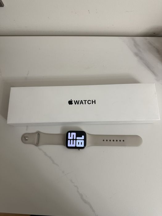Apple watch se 2 (2nd Gen) 44mm Starlight