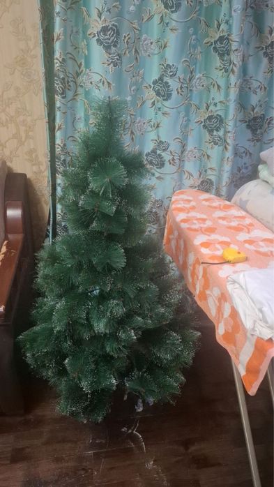 Елка маленькая, Ёлка маленькая 1.30 м × 80 см