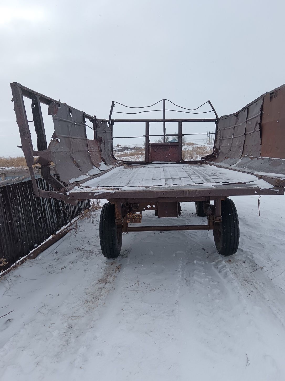 Продам трактор мтз 80 с прицепом птс4 документы есть