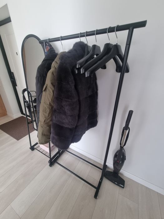 Вешалка турник очень прочная