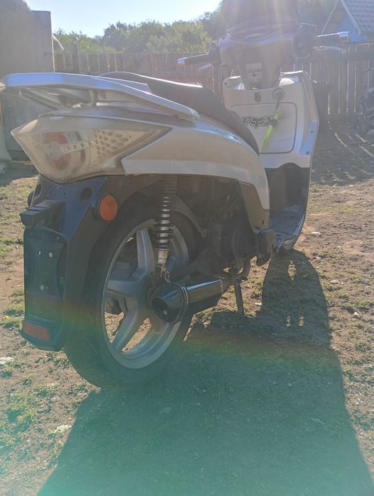 Vand scuter  kymco 200c