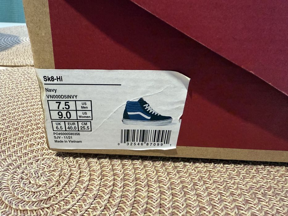 Tenesi Vans noi in cutie