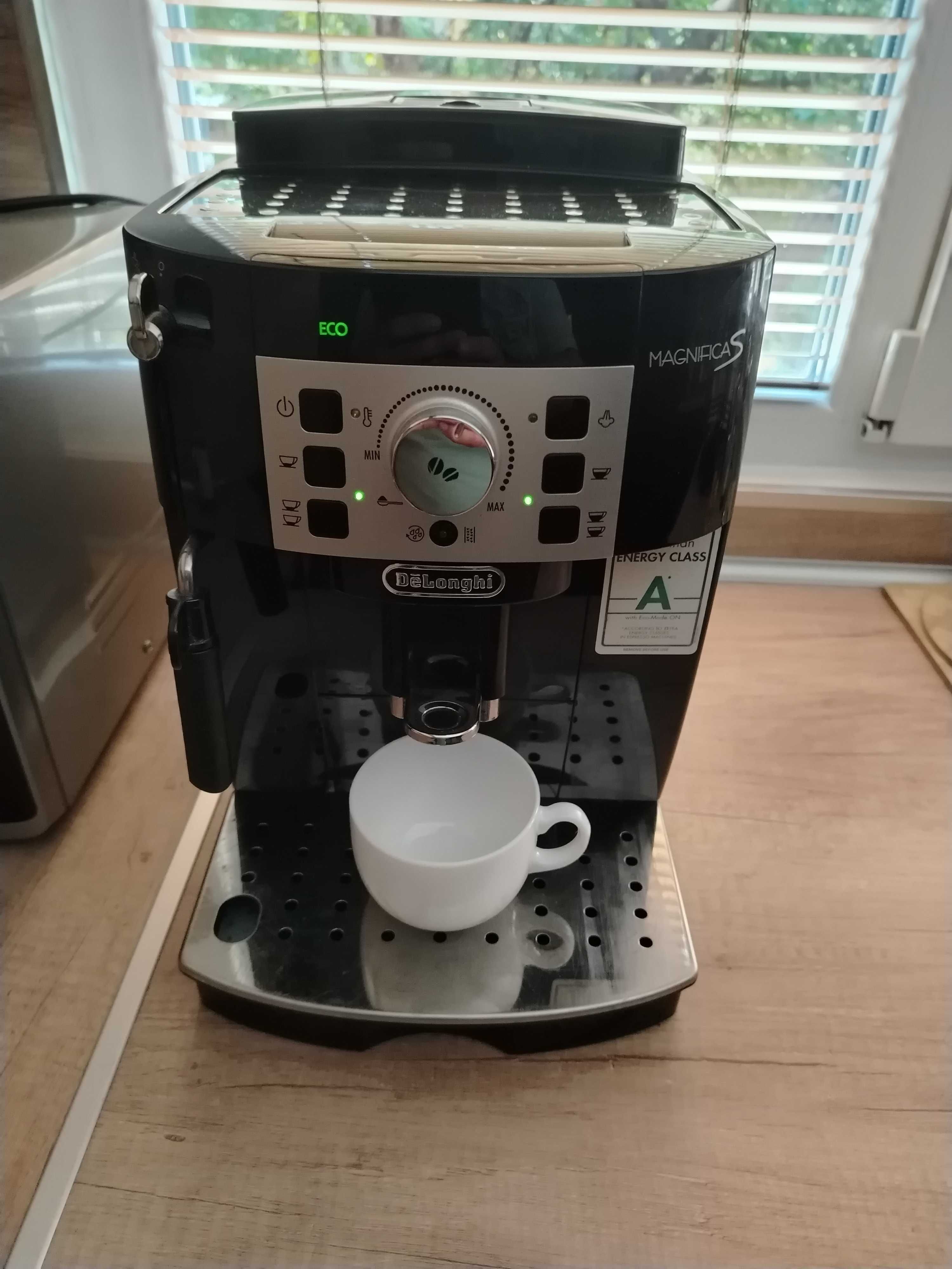 Продава се Delonghi magnifica s