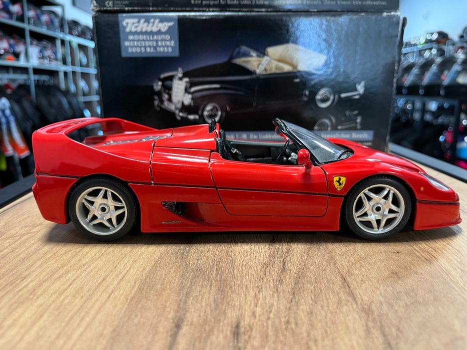 Метална колекционерска количка  модел FERRARI F 50 Cabrio 1:18  мащаб