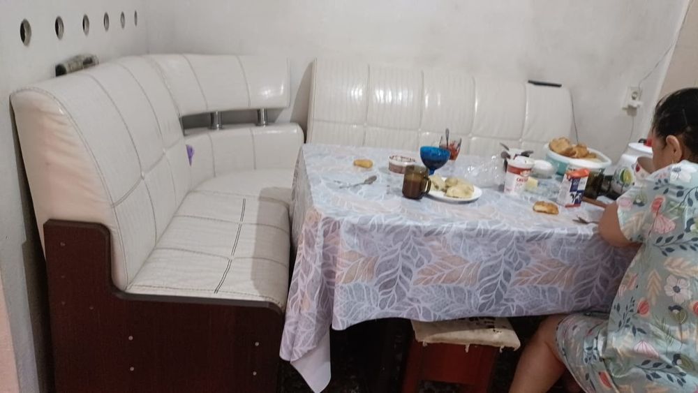 Продам кухонный уголок