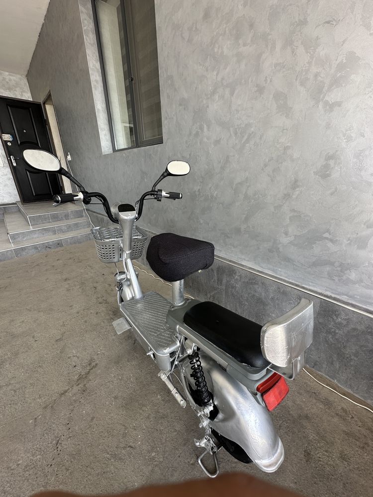 Sukuter sotiladi sirochna