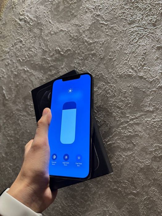 Iphone 12 pro max 81%