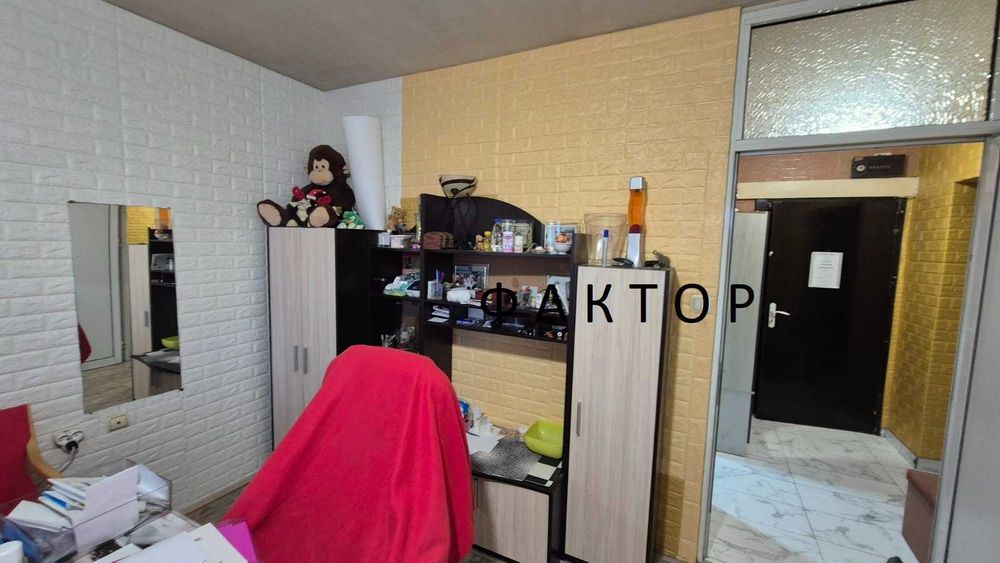 Продава се Двустаен апартамент в Карлово - 60 кв.м за 1050 €/кв.м - Снимка #1