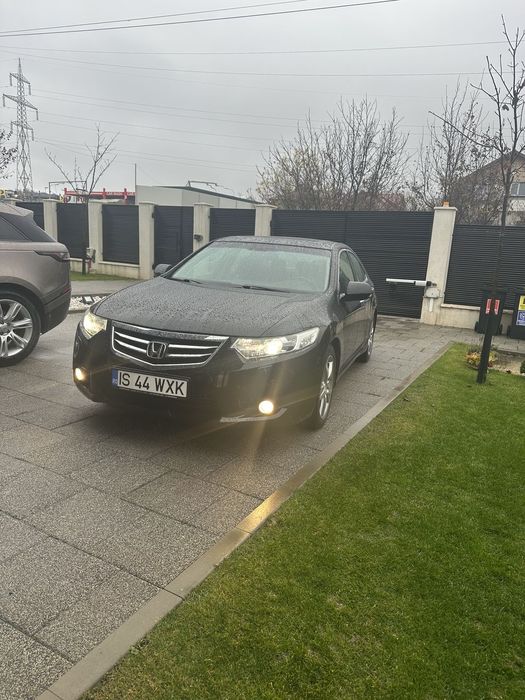 Honda Accord Honda Accord 2012 – Full Option, Automată, Piele, Trapa