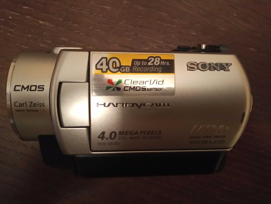 SONY  DCR - SR 190 E - видеокамера с хард диск и карта памет