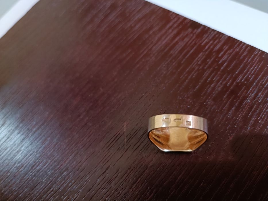 Перстень золотой