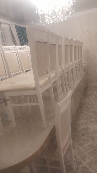 Овальный стол , 5м , 22 стульев купили 2024г