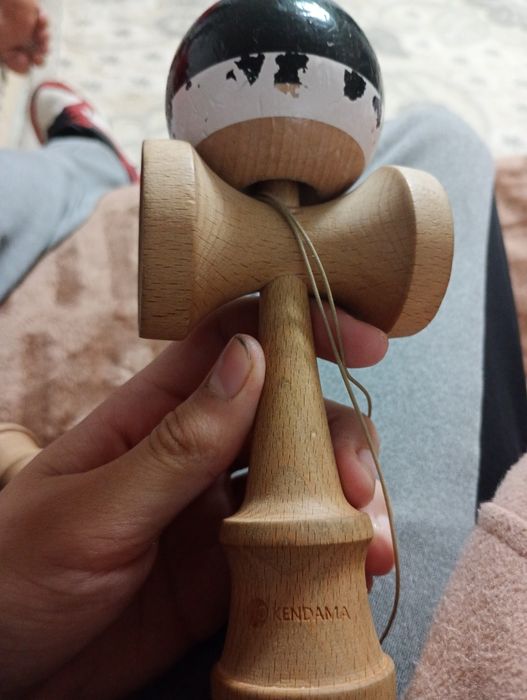 Kendama Câștigată  de la Darius draghiciu