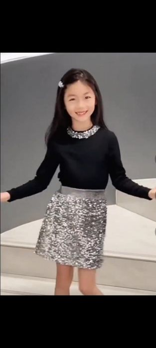 Продам кофточку с юбкой на девочку