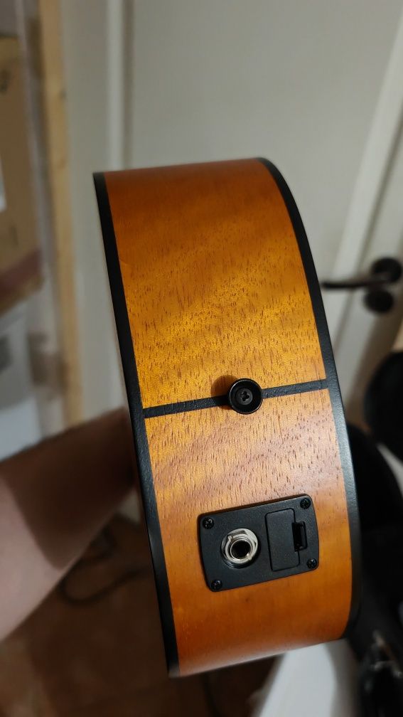Ukulele Tenor Electro