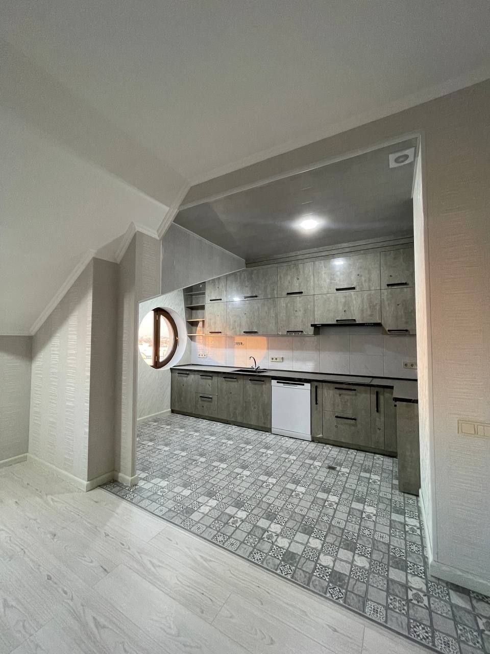 Продаётся квартира  Жк Mirabad palace  3 комнаты