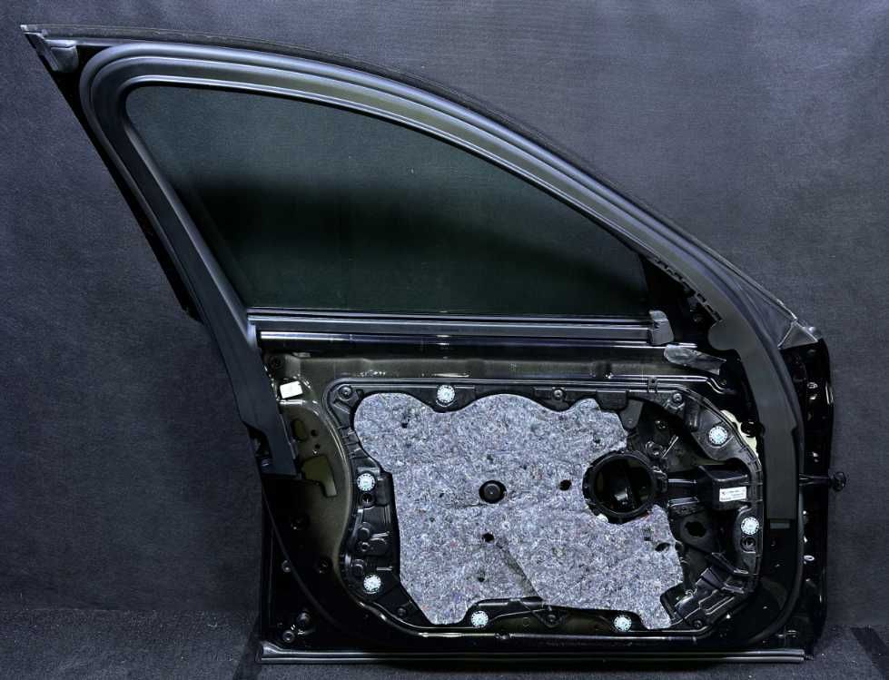 Оборудвана Предна Лява Врата BMW G30 G31 F90 БМВ Г30 Г31 Ф90