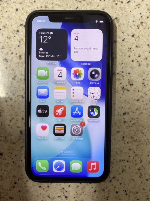 Iphone 11 Pro cu folie si huse