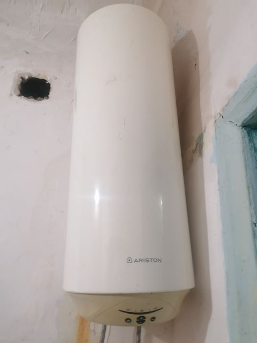 Продам аристон (Водонагреватель)