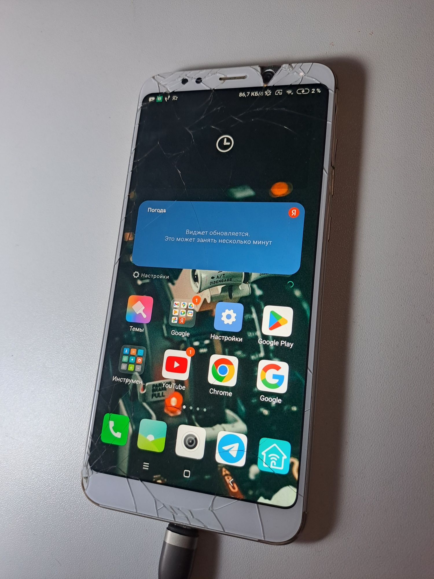 Redmi 5 Plus ишлиди ойнаси синган