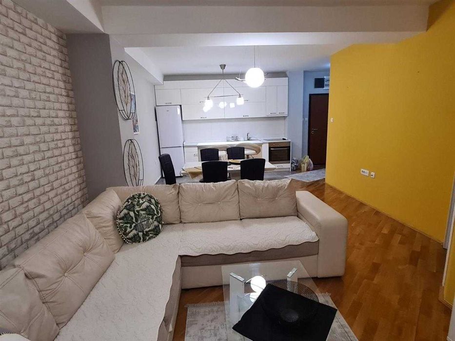 Дава се под наем Двустаен апартамент в Бургас, Зорница - 53 кв.м за 204 € - Снимка #2