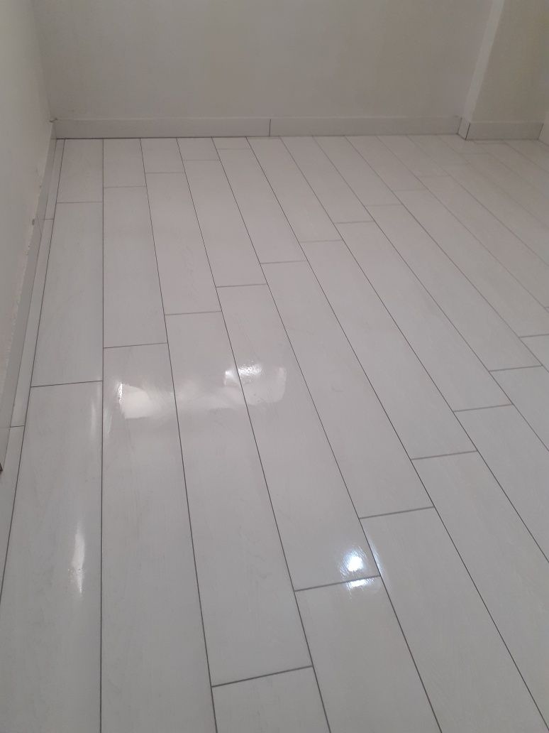 Execut lucrari de gresie, faianta ,rigips, glet, electricitate,