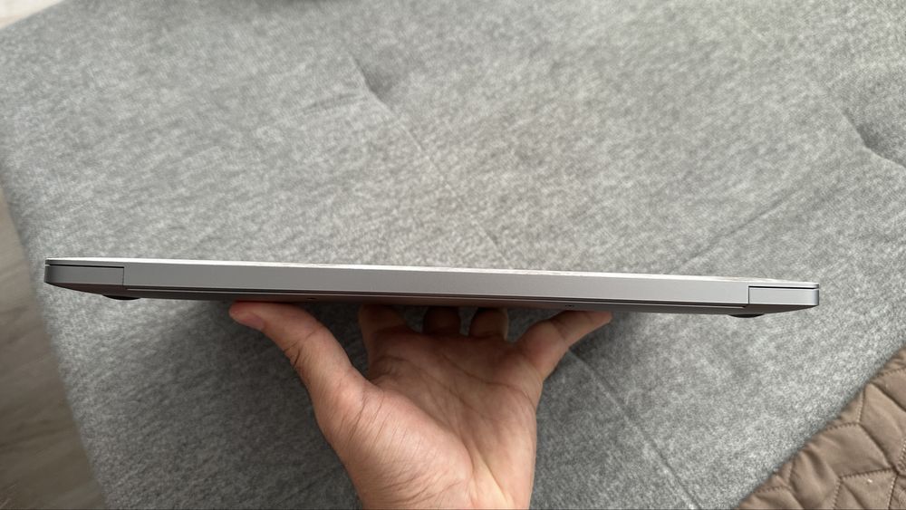 MacBook Air M1 Перфектен!