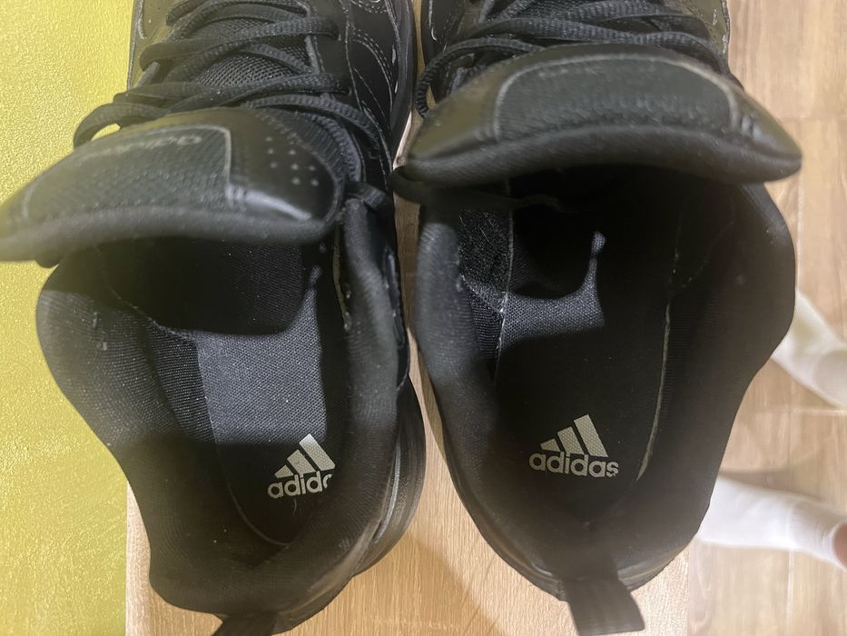 Маратонки Adidas 46