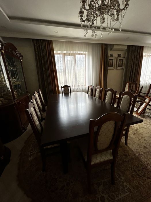 Стол размером 1400×2700 с утолщённой столешницей из крашеного МДФ