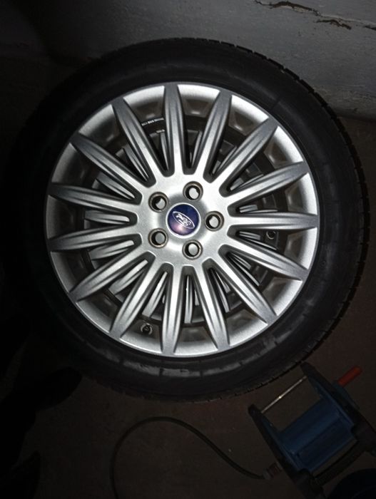 VÂND/SCHIMB roți 215/50/17, 5x108. Impecabile! Preț fix!