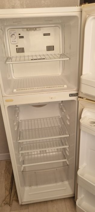 Продам холодильник марка LG.