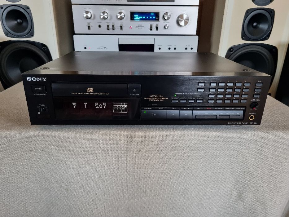 Sony CDP-991. Perfect functional. Impecabil.