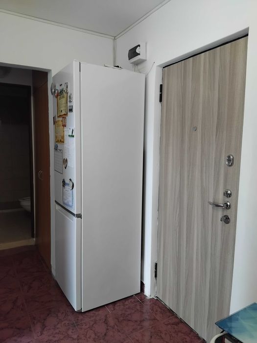 Inchiriez ap 2 camere Intre Lacuri