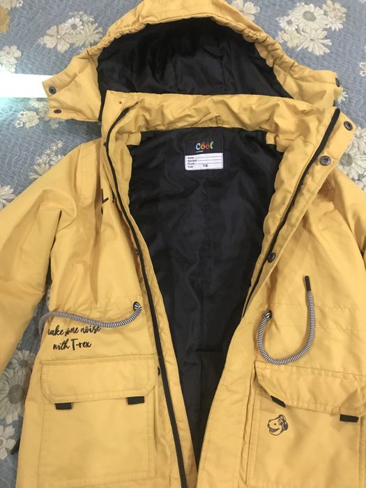 Продам детский обувь  и детскую куртку в хороший состояние