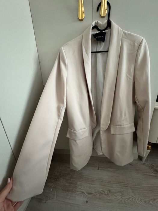 Дамски Сако кремаво