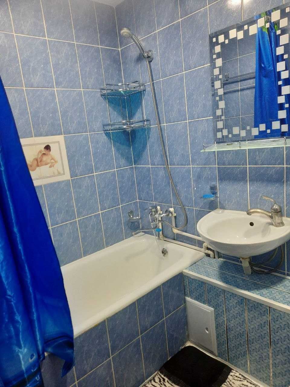 Срочно сдается 3 комнатная квартира на 2 этаже ор.р Центр.Аптека 300$