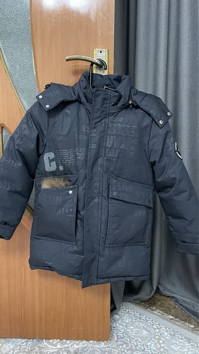 Продам детскую зимнию куртку