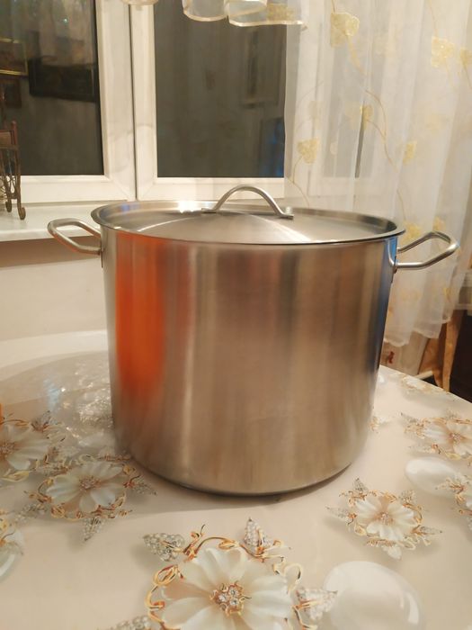 Кастрюля из нержавеющей стали