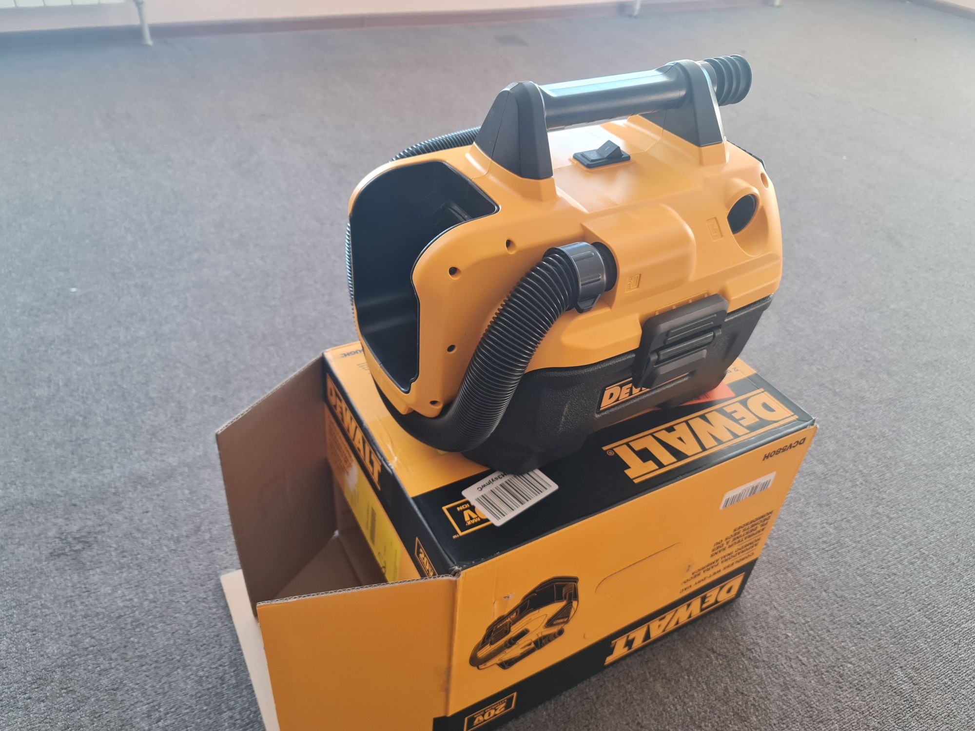 Продам пылесос Dewalt